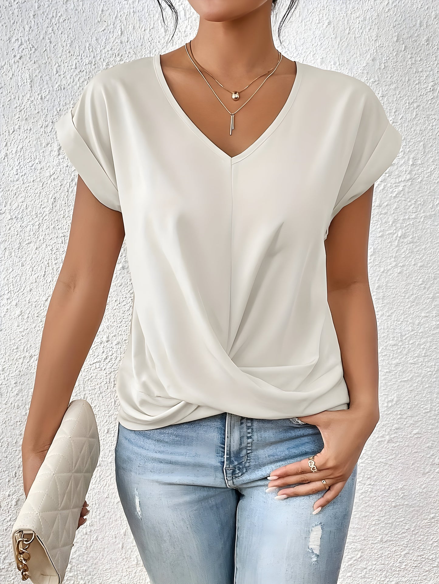Faina | Chemise élégante à col en V