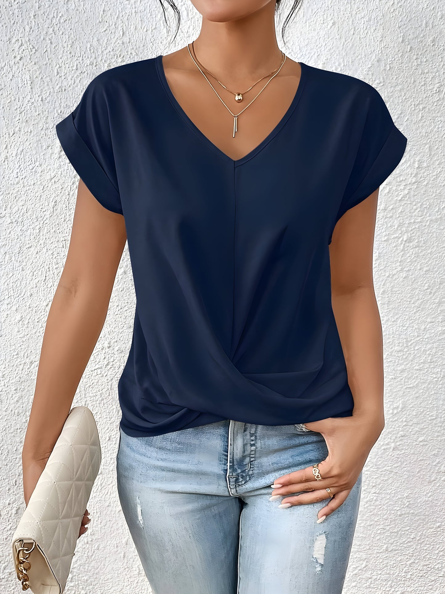 Faina | Chemise élégante à col en V